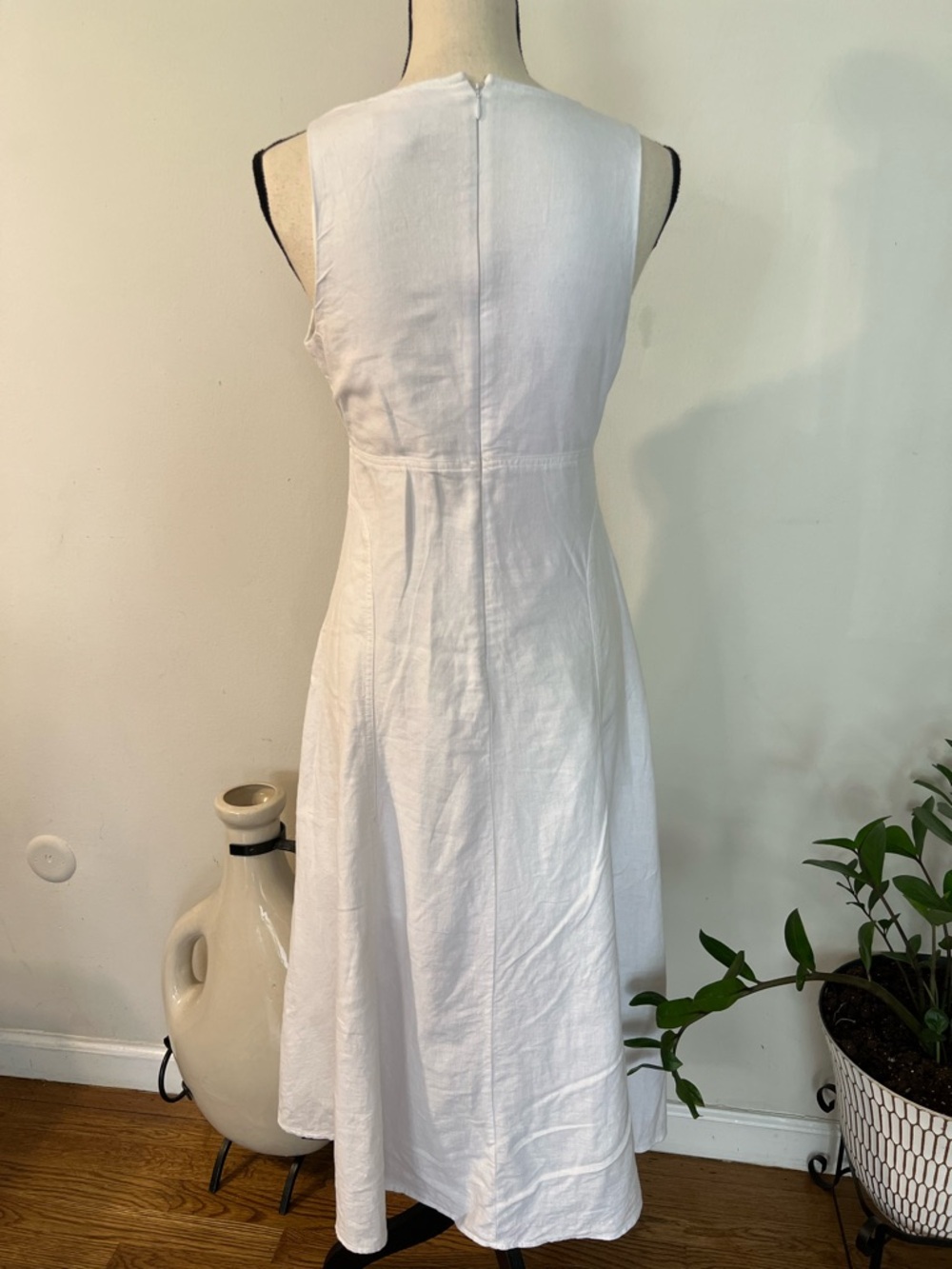 Banana Republic White V-Neck Midi Dress - Picture 9 of 16